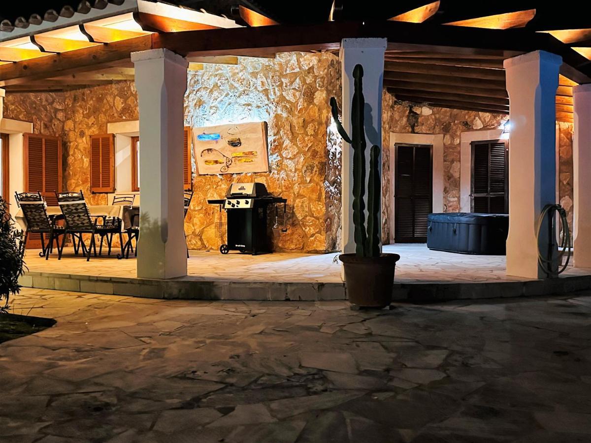 Villa Sanchez In Strandnahe Mit Pool, Jacuzzi, Klima, Wifi, Gas Bbq Santanyi Exterior photo