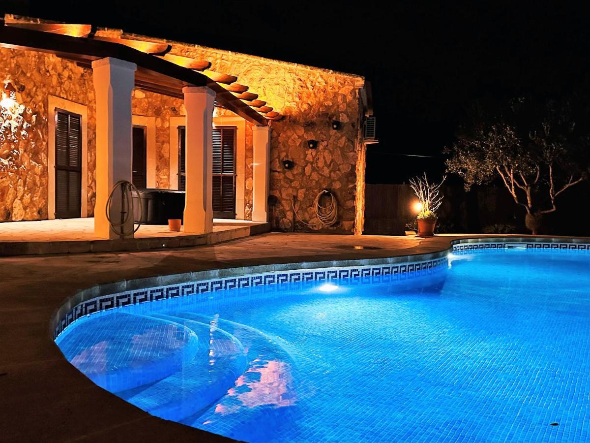 Villa Sanchez In Strandnahe Mit Pool, Jacuzzi, Klima, Wifi, Gas Bbq Santanyi Exterior photo